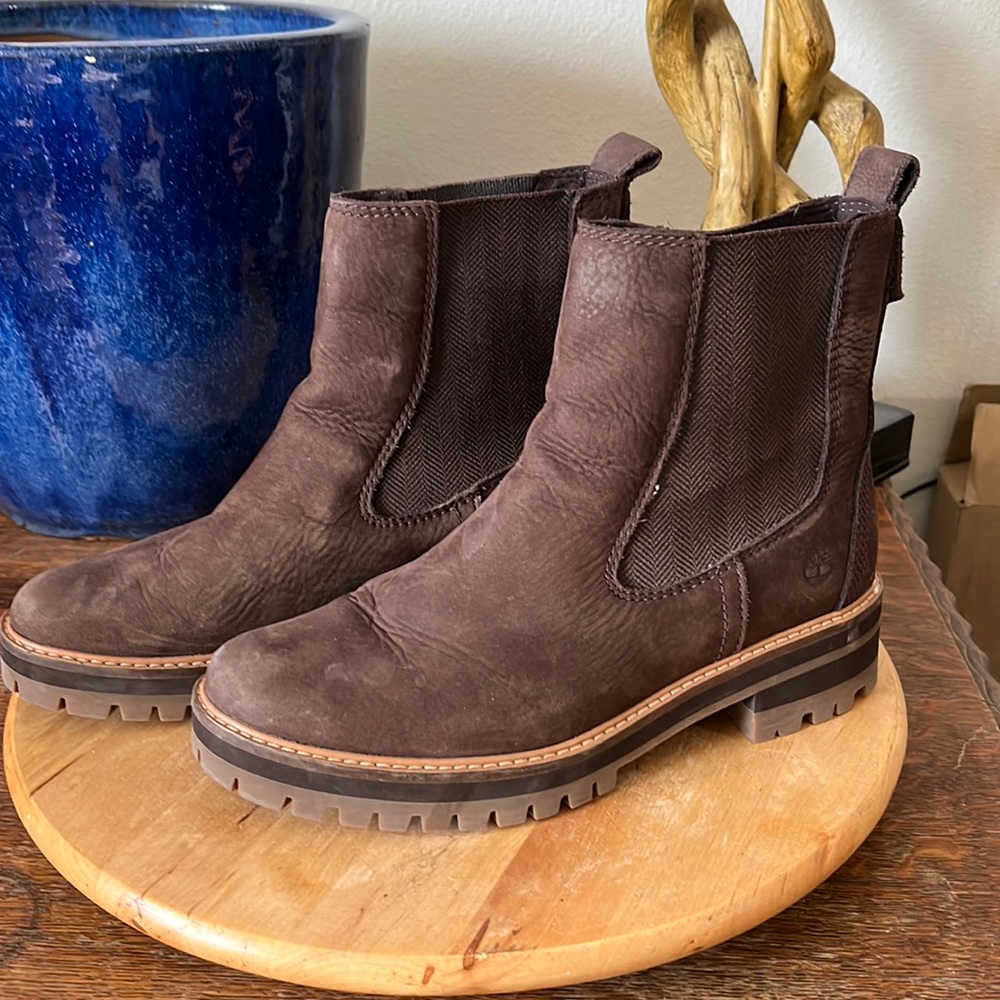 Timberland Courmayeur Valley Women's Chelsea Boot - Size 11